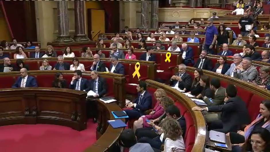 Tensión en el parlament tras los gritos de «libertad, libertad» por el ingreso en prisión de los CDR