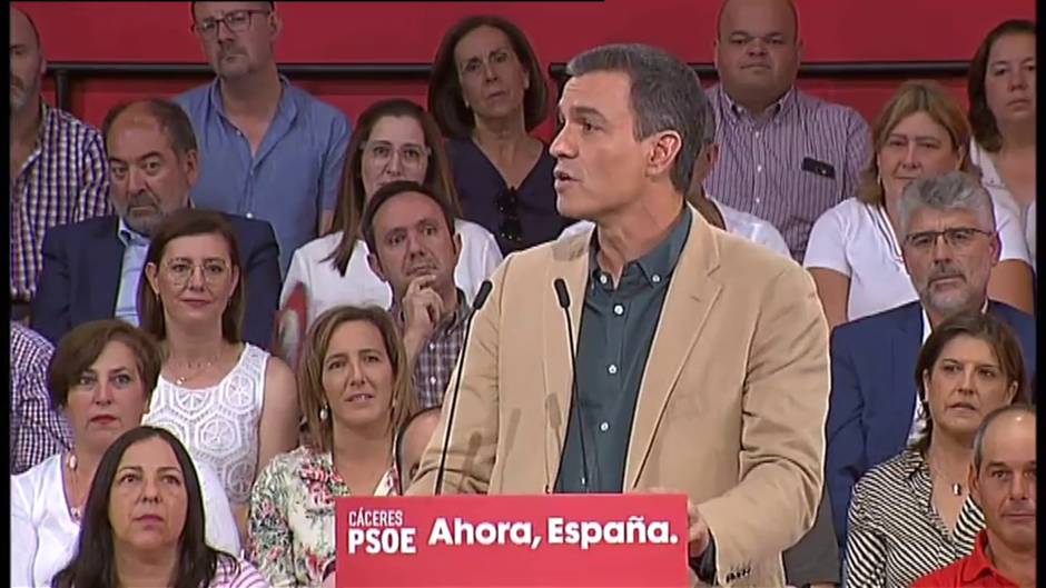 Sánchez pide no caer en el "alarmismo" ante un posible "enfriamiento económico"