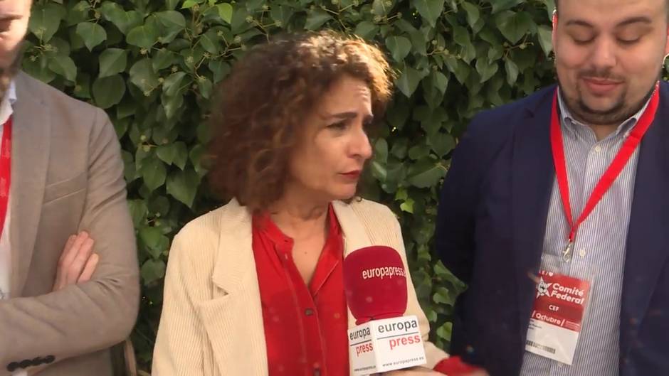 Montero al levantar Rivera el veto a PSOE: "Es un bandanzo más"