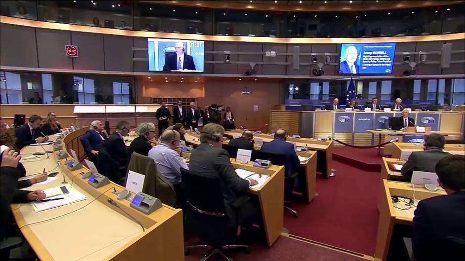 Borrell avanza más sanciones a responsables venezolanos