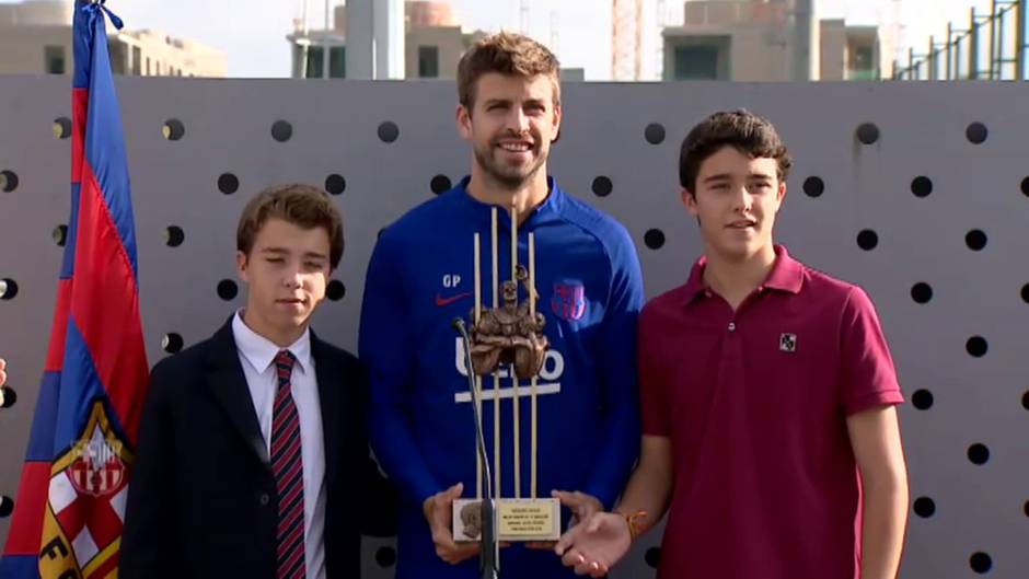 Piqué, premiado como mejor jugador del Barça de la pasada temporada