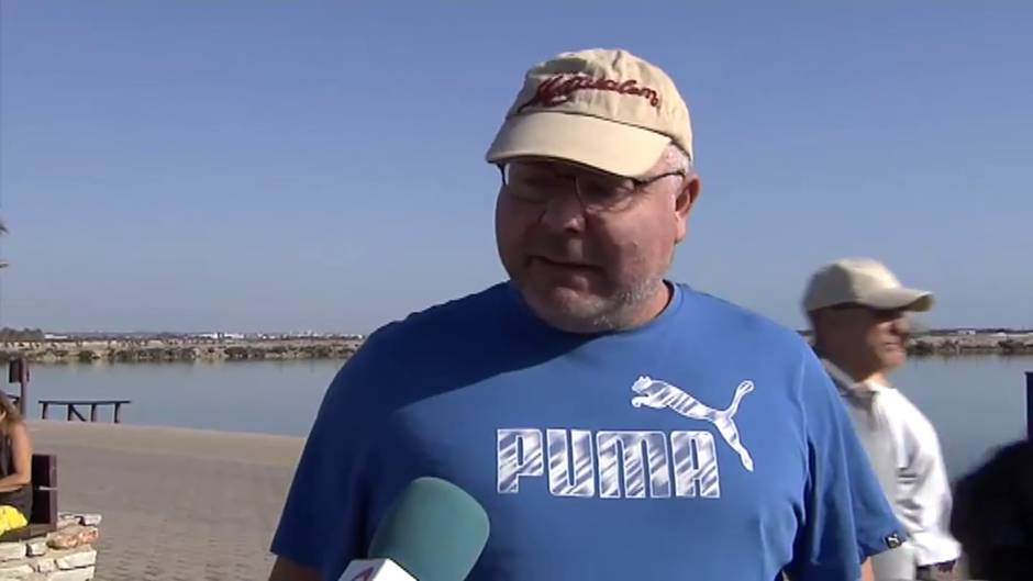 Miles de peces y crustáceos muertos en el Mar Menor