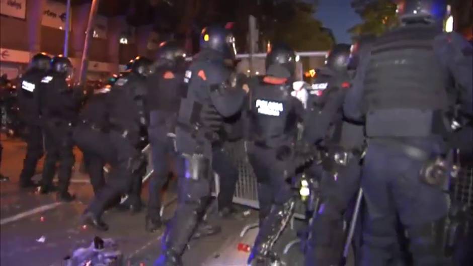 Cargas policiales ante el intento de ocupar la Delegación del Gobierno en Barcelona