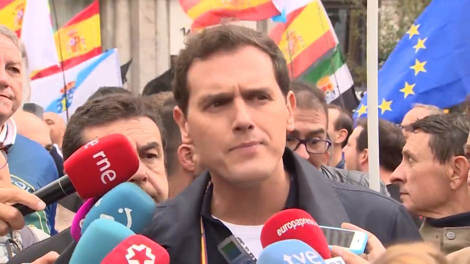 Rivera insta a Sánchez aplicar "ya" el 155 en Cataluña