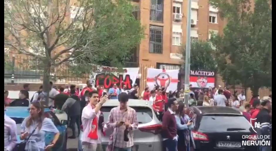 Ambiente previo al Sevilla-Atlético
