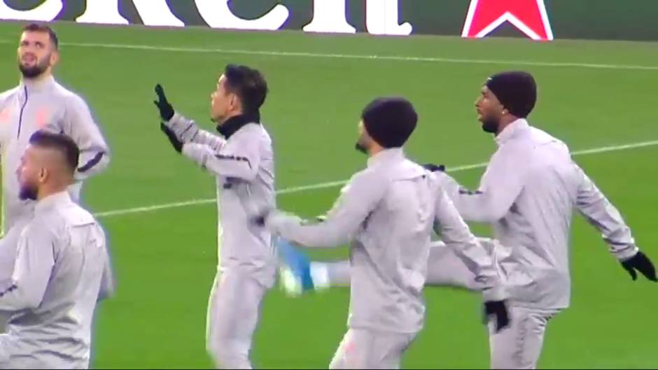 El Galatasaray entrena en el Santiago Bernabéu