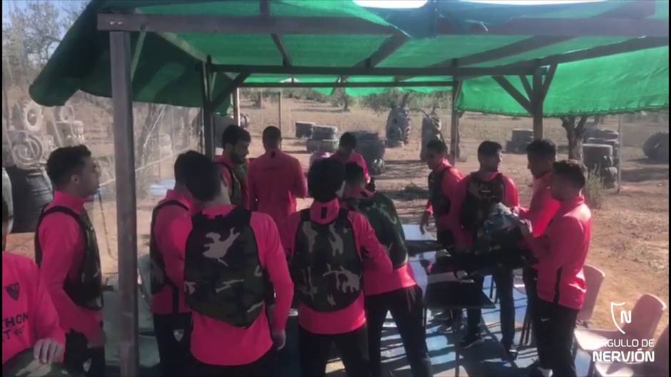 El Sevilla en una actividad de Paintball