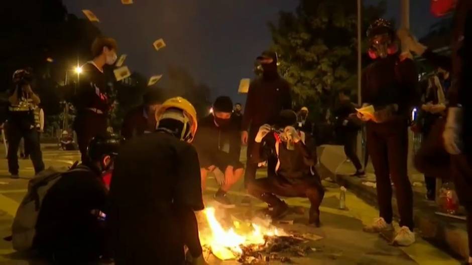 Las protestas se agudizan en Hong Kong tras la muerte accidental de un estudiante