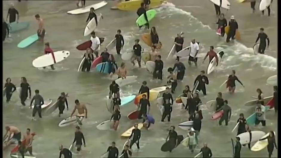 Protesta de surferos en Sydney en contra de las perforaciones petroleras