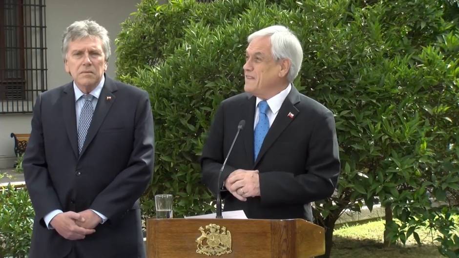 Piñera firma proyecto para desplegar militares en infraestructuras