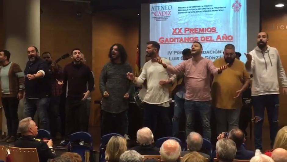 La comparsa de Juan Carlos Aragón recoge el Premio Gaditano del Año