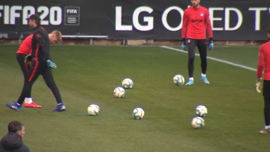 El Atleti se ejercita en Majadahonda con la cabeza puesta en el Barça