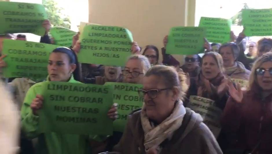 Protestas de las limpiadoras en el Ayuntamiento de Cádiz