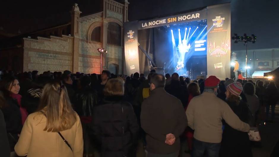 Más de un millar de personas se unen a 'La noche sin hogar' en Madrid