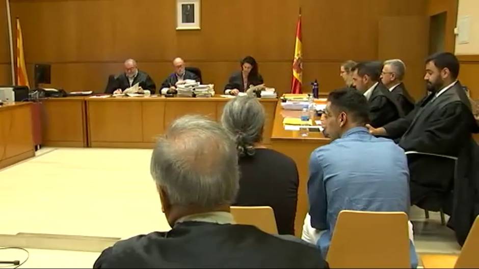 Multitudinaria manifestación feminista en Manresa tras las 19 agresiones sexuales en lo que va de año