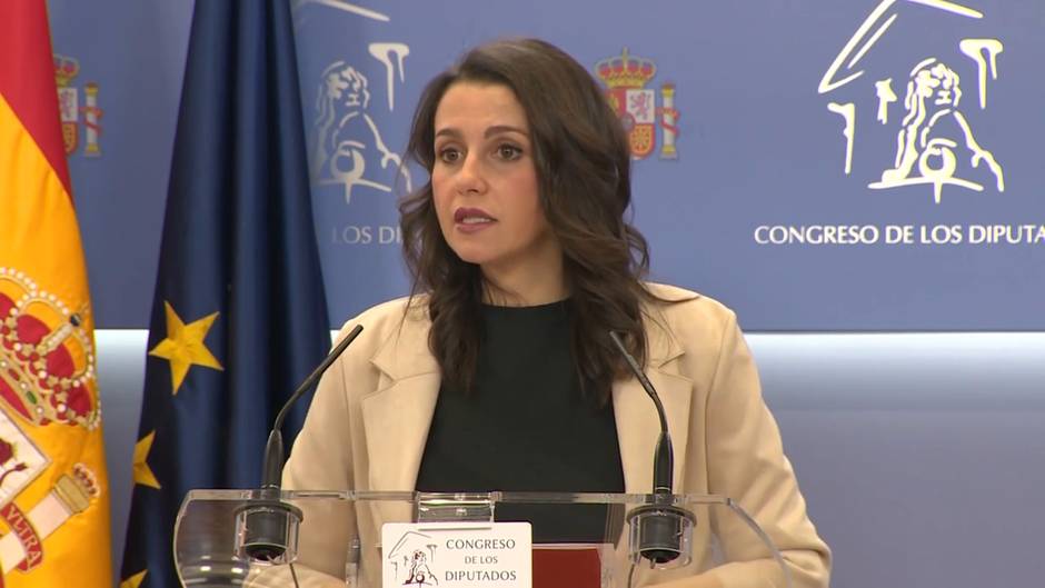 Arrimadas pide a Sánchez que "rectifique"