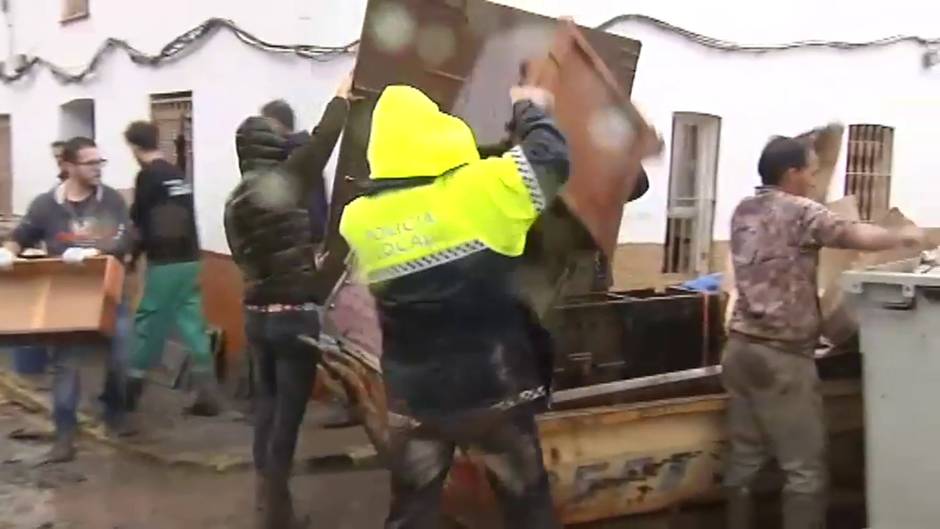 La lluvia en Nerva, Huelva, provoca numerosos destrozos en casas y negocios