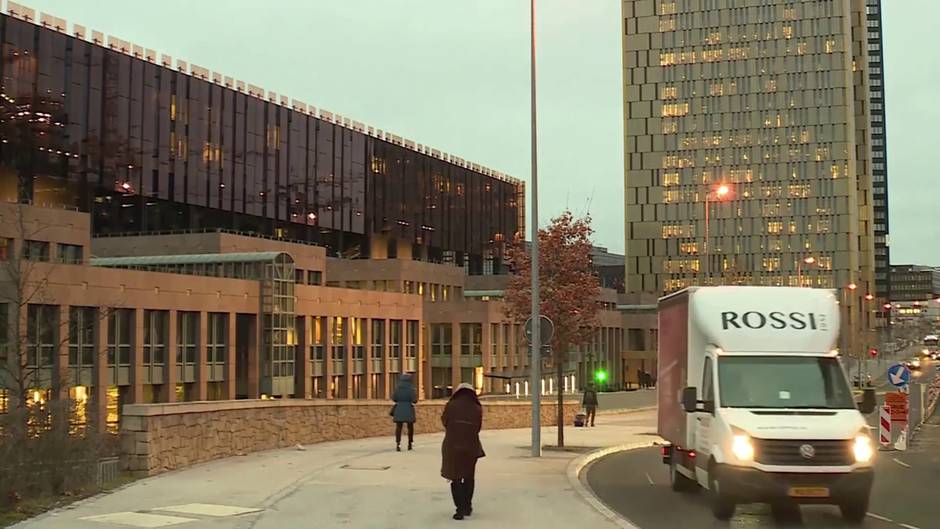 La Eurocámara levanta la prohibición de entrada a Puigdemont y Comín