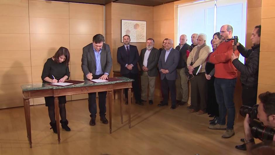 PSOE y Teruel Existe suscriben el acuerdo para la investidura