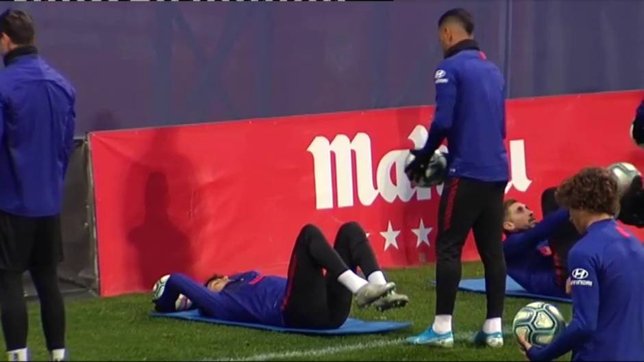 El Atlético sigue preparando el partido de Liga contra el Eibar