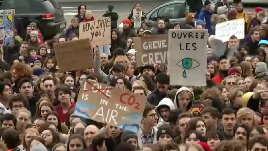 Greta Thunberg reaparece en una manifestación en Suiza
