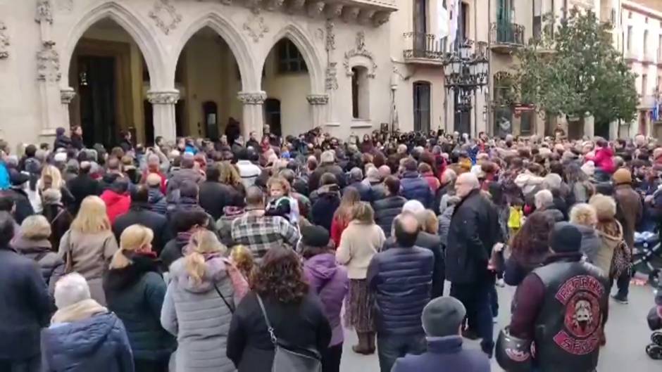 Minuto de silencio por el asesinato machista en Terrassa (Barcelona) 1