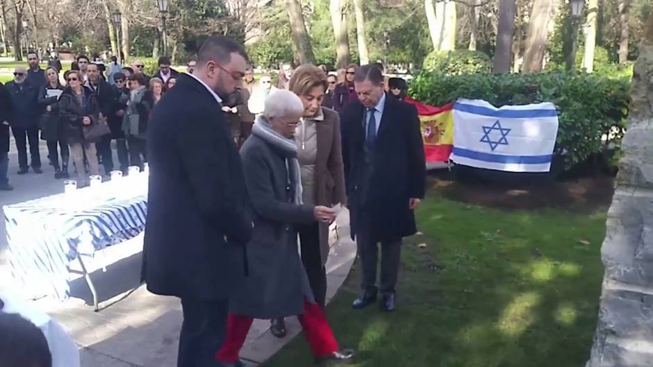 Adrián Barbón participa en el homenaje a las víctimas del Holocausto