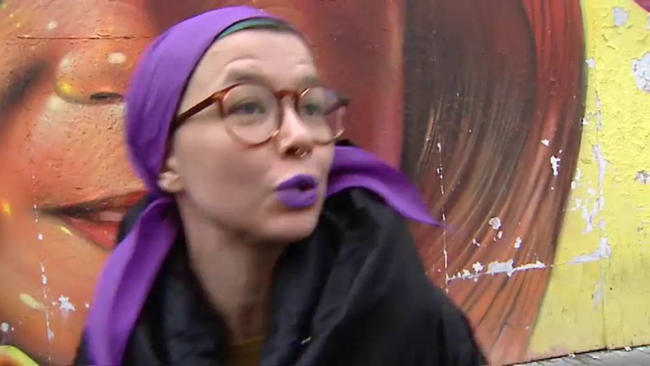 El mes de lucha feminista previo al 8M arranca con una cadena humana en Madrid