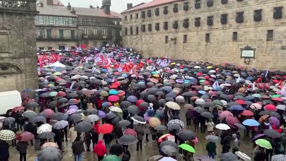 Miles de personas toman Santiago contra el "desmantelamiento" de la sanidad pública