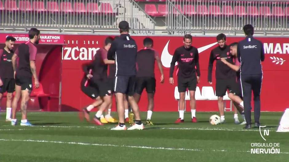 Primer entrenamiento del Sevilla de cara al partido contra el Cluj