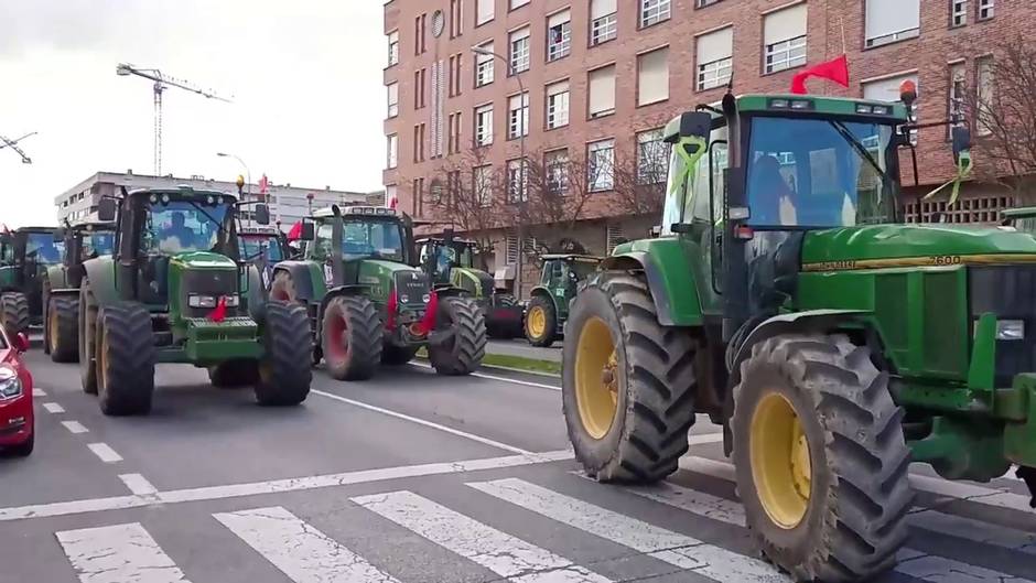 'Tractorada' en Pamplona para defender el sector