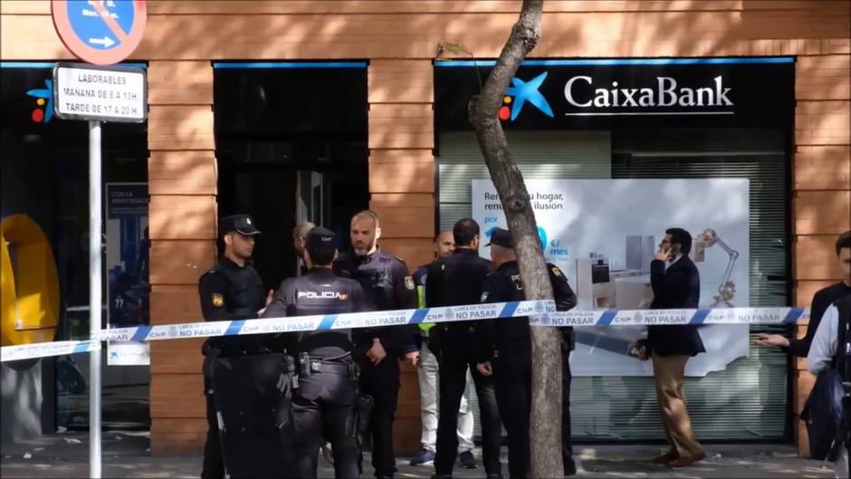 Atraco de película con rehenes y negociador en Jerez