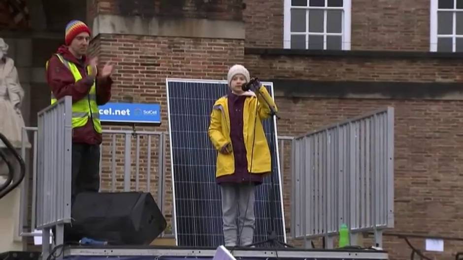 Greta Thunberg colapsa Bristol con su protesta: "¡No nos rendiremos!"