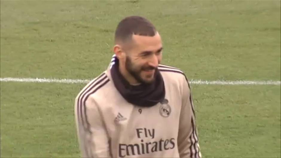 Buen ambiente en el entrenamiento del Real Madrid