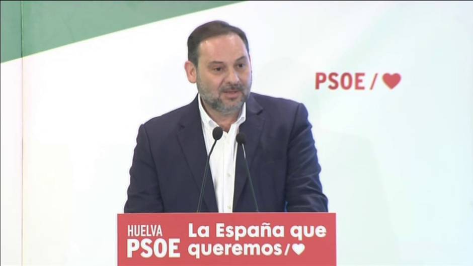 Abalos: "Núñez Feijóo pretende aparentar que no es del PP"