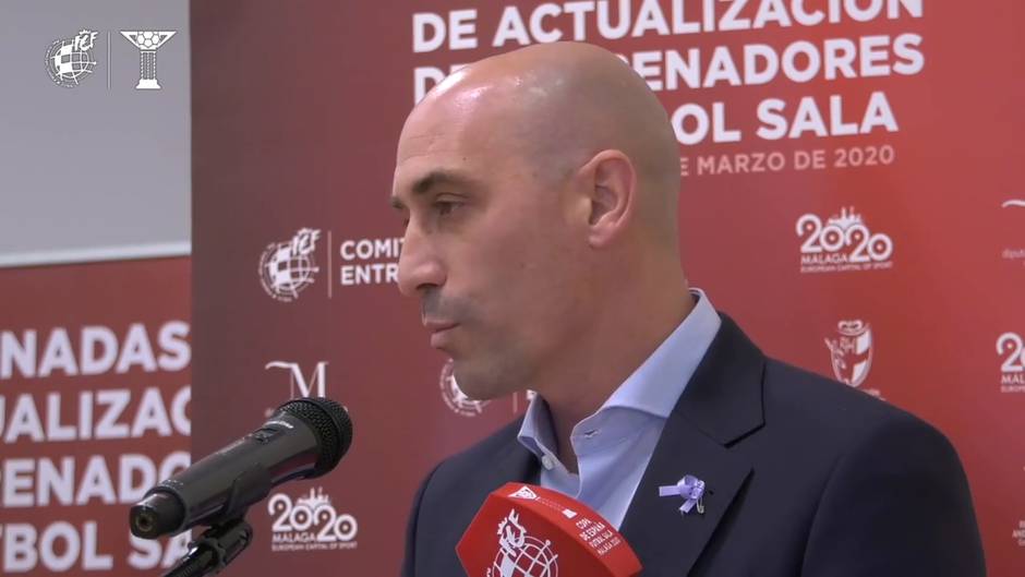 Rubiales clausura las Jornadas de Entrenadores de fútbol sala