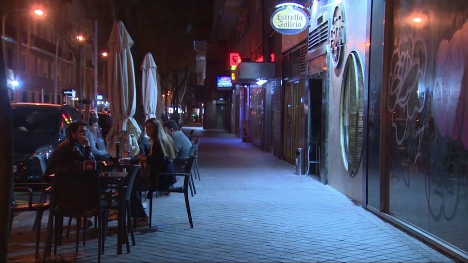 Restaurantes y bares en Madrid, vacíos a escasas horas de su cierre