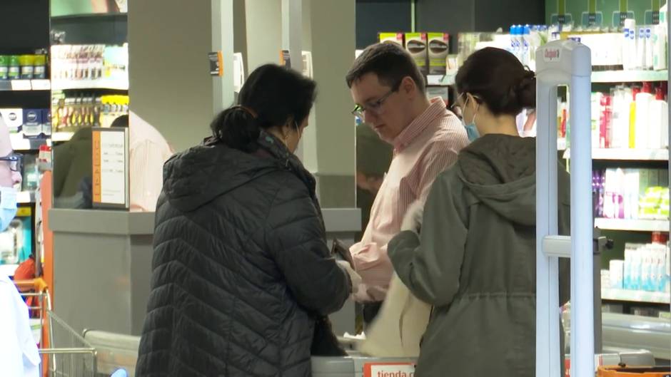 Cadenas de supermercados limitan el aforo de sus establecimientos