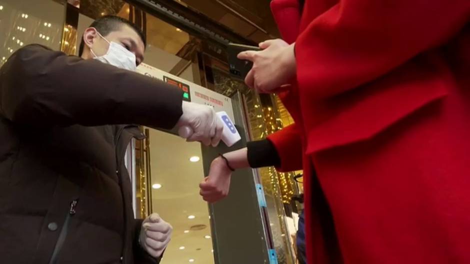 Reabren lo centros comerciales en Wuhan