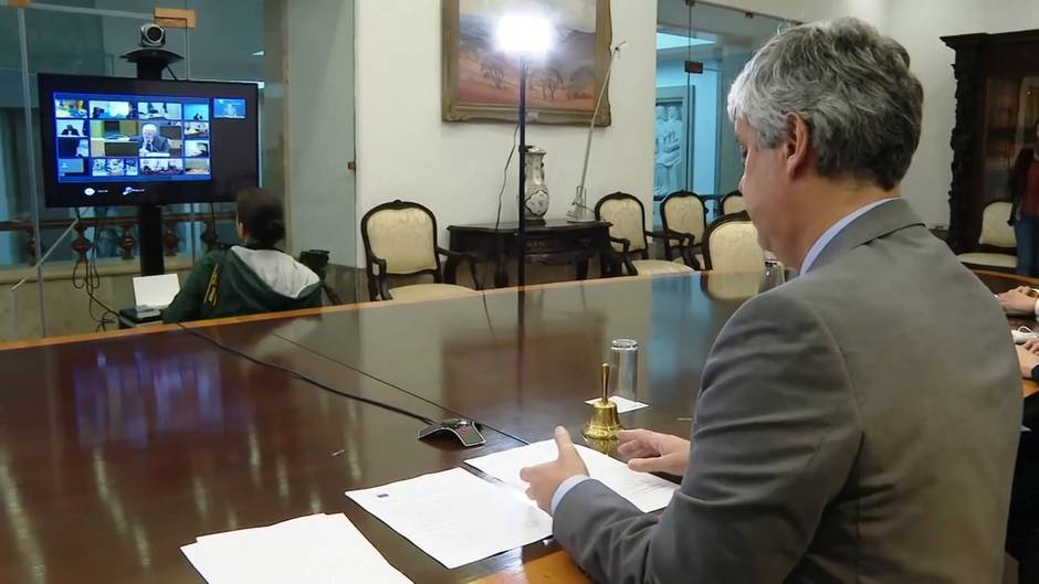 Centeno preside la reunión por videoconferencia del Eurogrupo