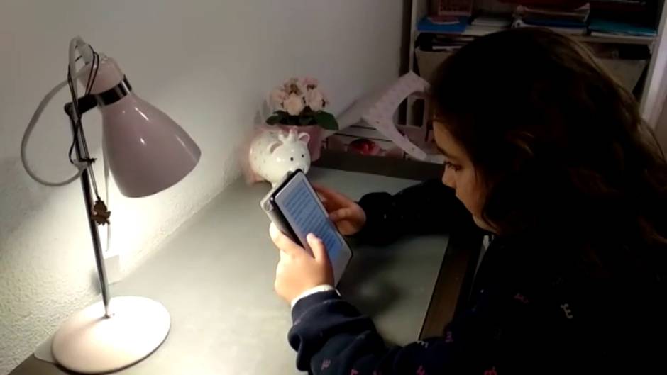 Los epidemiólogos aconsejan que los niños sigan confinados