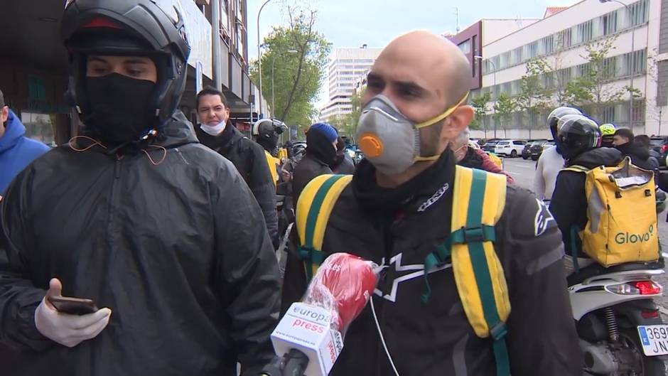 Trabajadores de Glovo protestan por la tarifa base de sus repartos