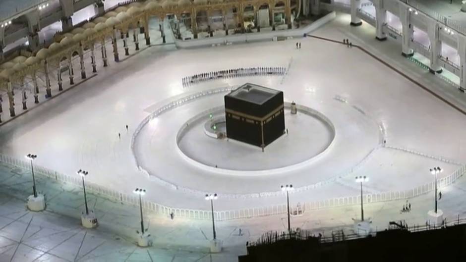 Arranca el Ramadán en una Gran Mezquita de La Meca prácticamente vacía