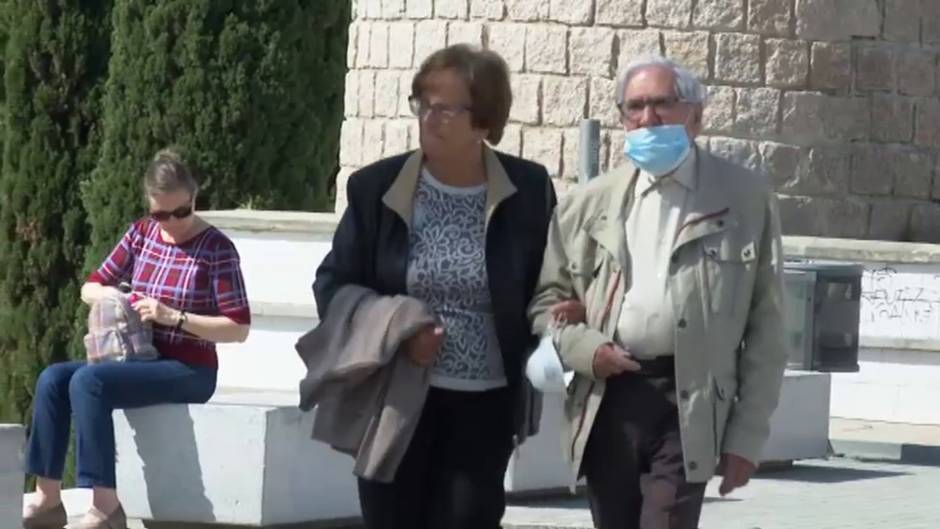 Miles de personas salen a correr en el primer día de alivio del confinamiento en Barcelona