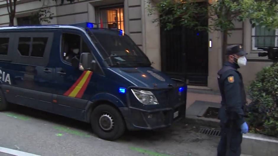 Vecinos del Barrio de Salamanca se manifiestan contra Pedro Sánchez