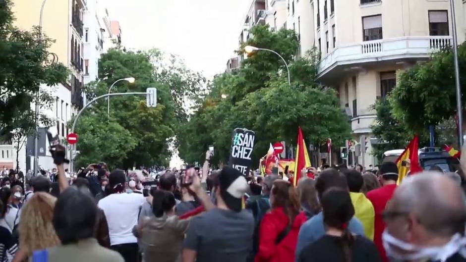 Nueva jornada de protestas frente a la sede del PSOE