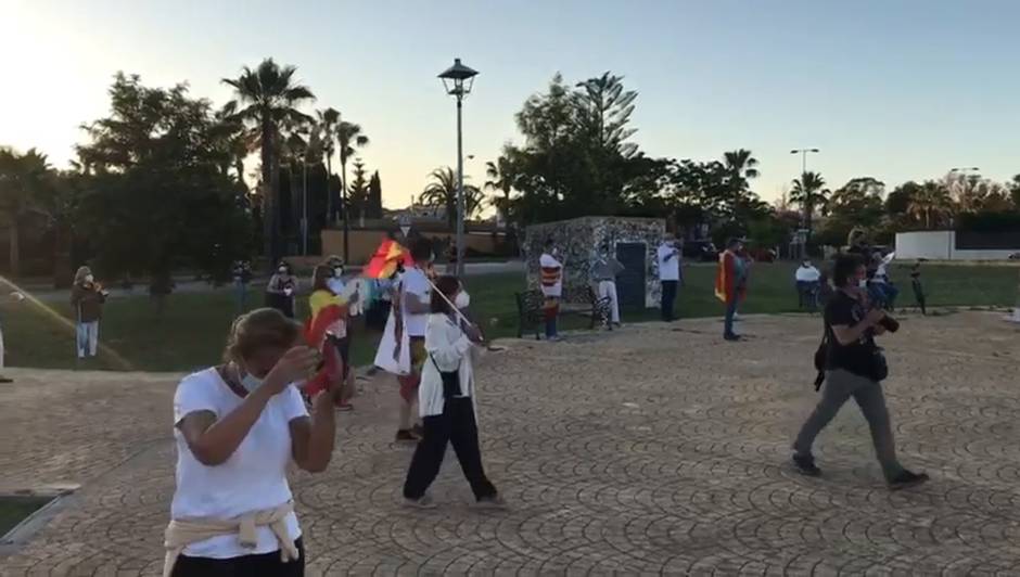 Cacerolada en El Puerto contra Pedro Sánchez