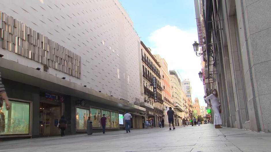 Preciados, el eje comercial de Madrid, continúa vacío