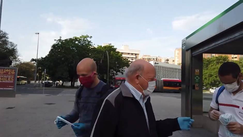 Los ciudadanos afrontan con "respeto" la obligatoriedad de mascarillas