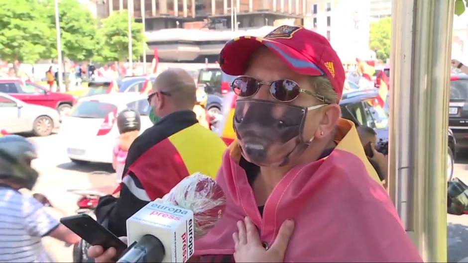 Vox paraliza el centro de Madrid con miles de personas en sus vehículos